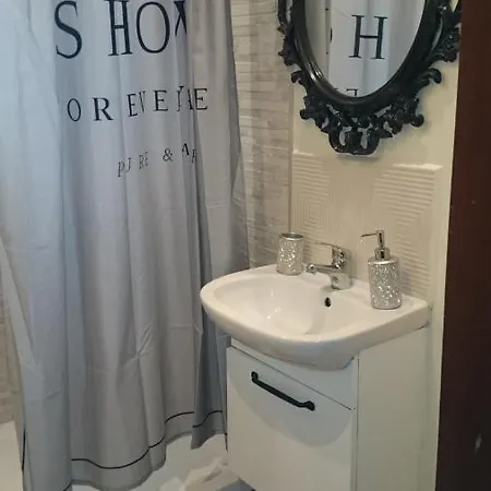 Homestay Cute Near The Centrum